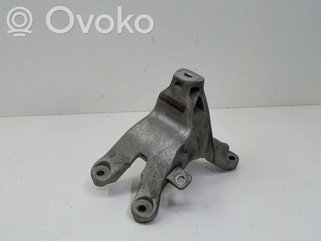 Audi Q5 SQ5 8R Engine mounting bracket 