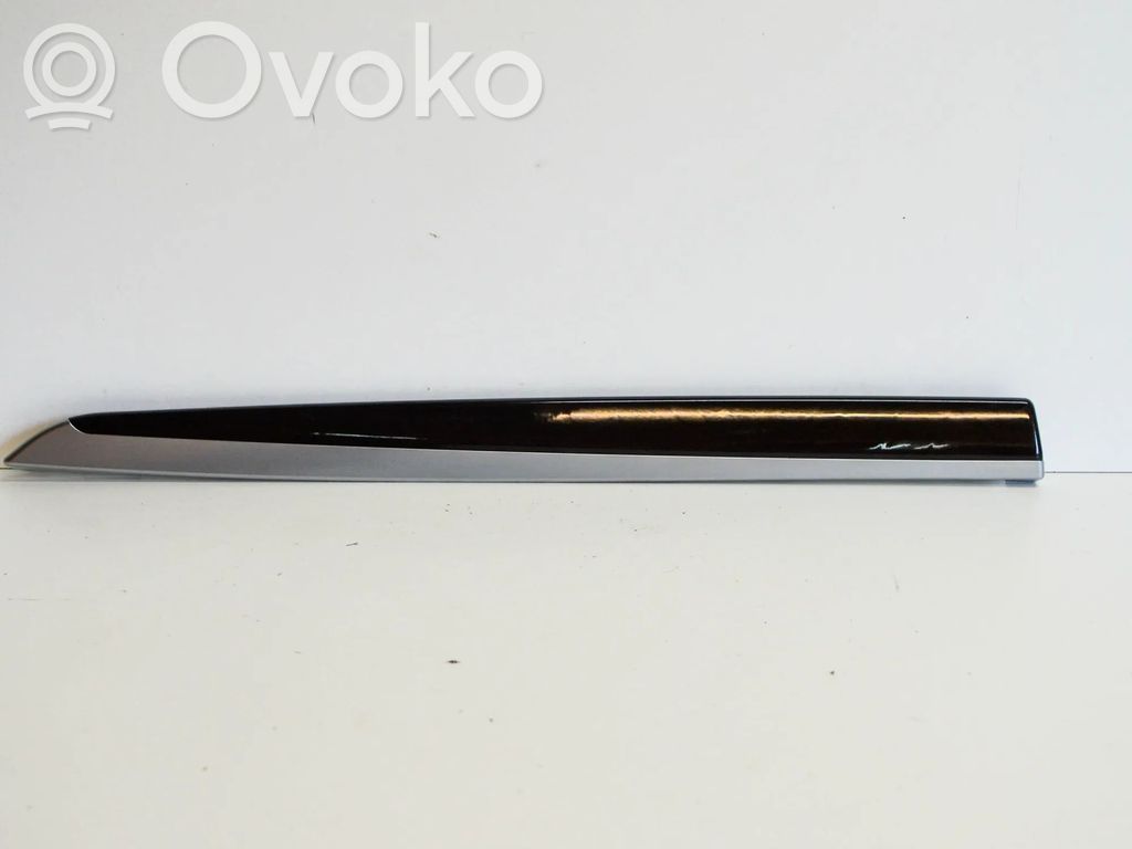 BMW 5 F10 F11 Takaoven verhoilu