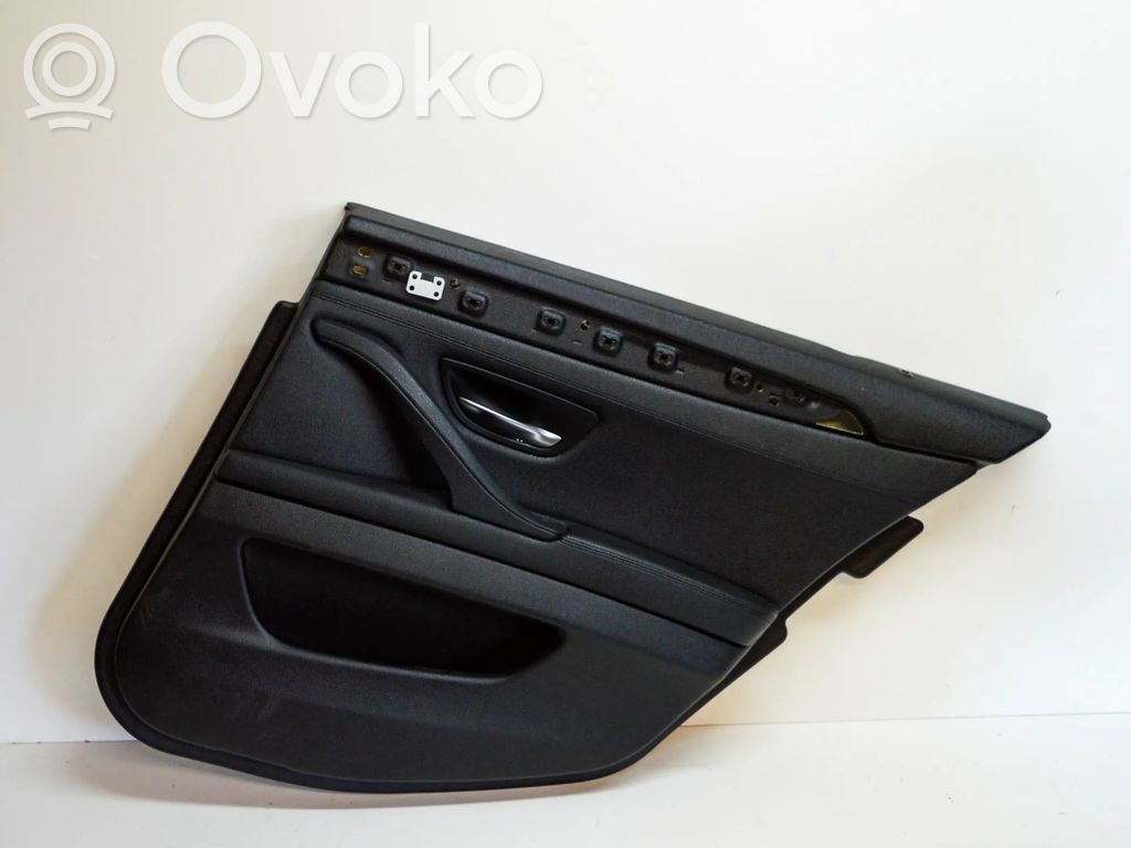 BMW 5 F10 F11 Takaoven verhoilu