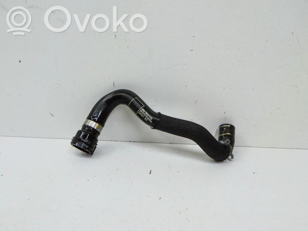 Audi A4 S4 B9 8W Przewód / Wąż chłodnicy 
