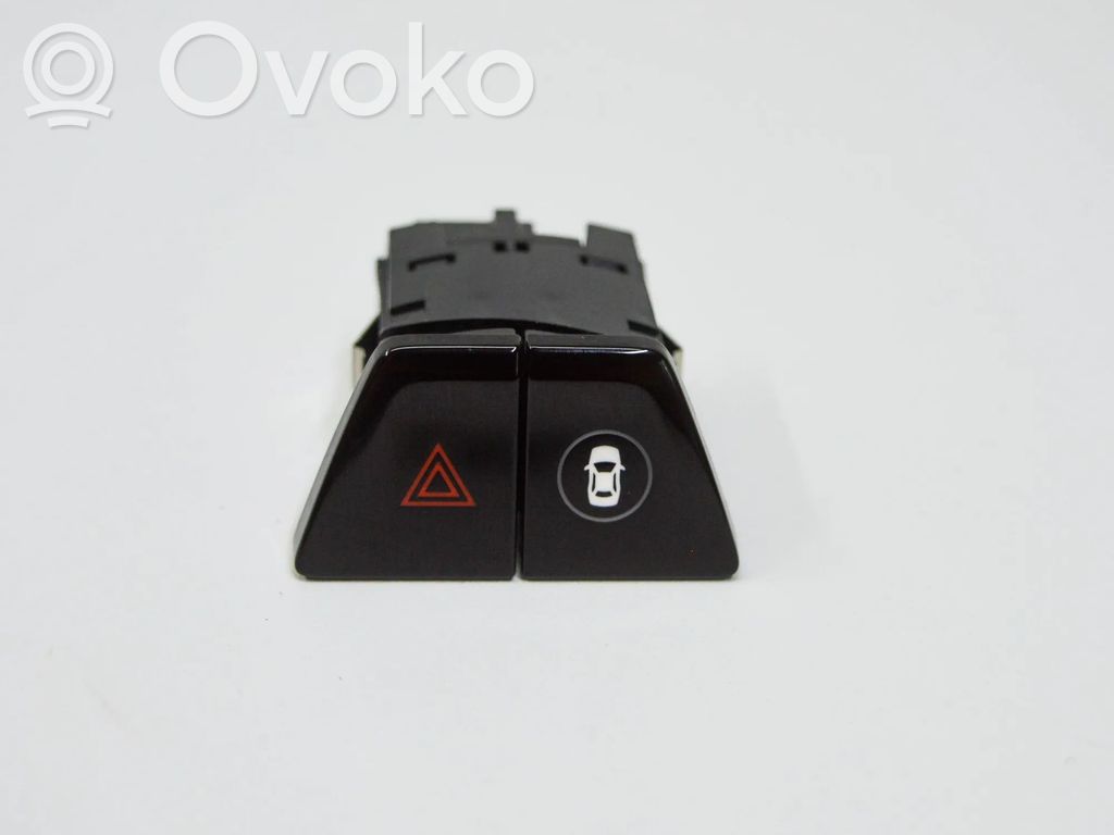 BMW 5 G30 G31 G38 Przycisk świateł awaryjnych 