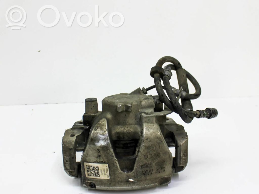 Zacisk hamulcowy przedni   8W06DC