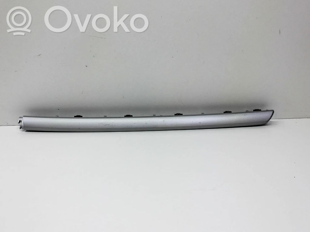 Audi A3 S3 8V Kojelaudan hansikaslokeron lista 