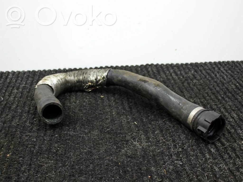 BMW 5 F10 F11 Tubo flessibile del liquido di raffreddamento del motore