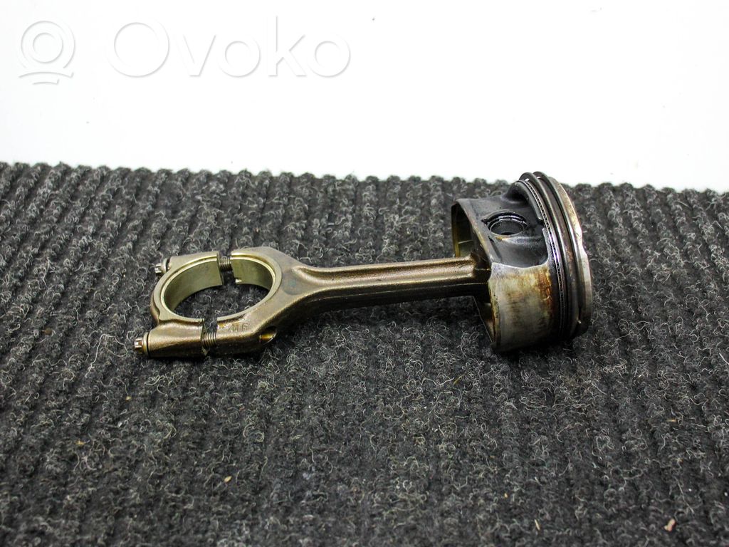 BMW 5 F10 F11 Piston 