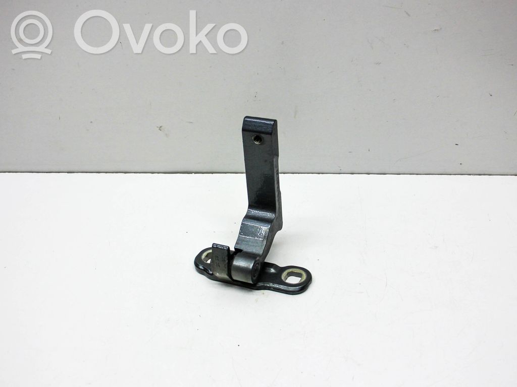 Volvo V60 Aizmugurē augšējā vira (eņģe) 