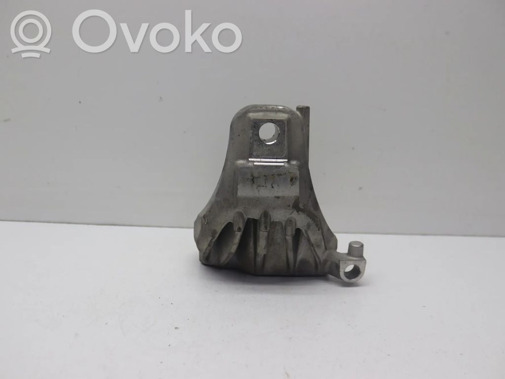 Alfa Romeo Stelvio Engine mounting bracket