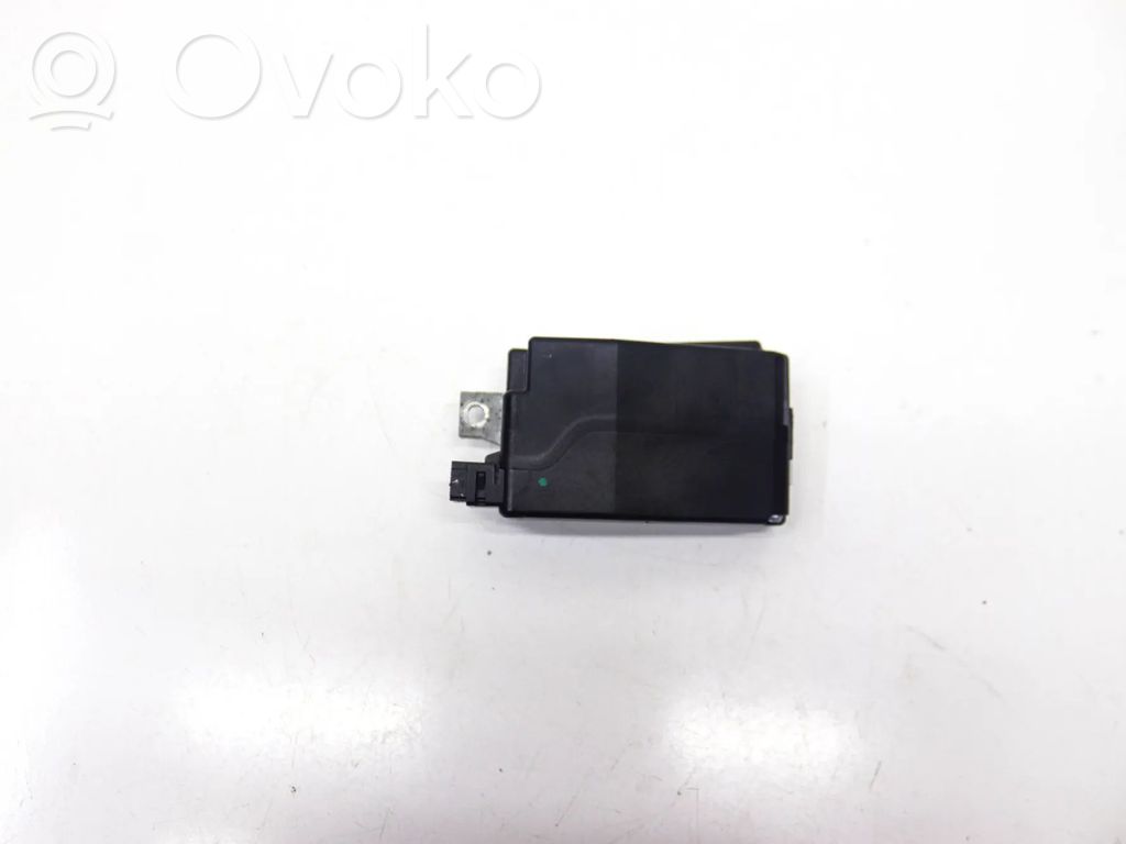 Ohjauspyörän lukitus   8K0905852E