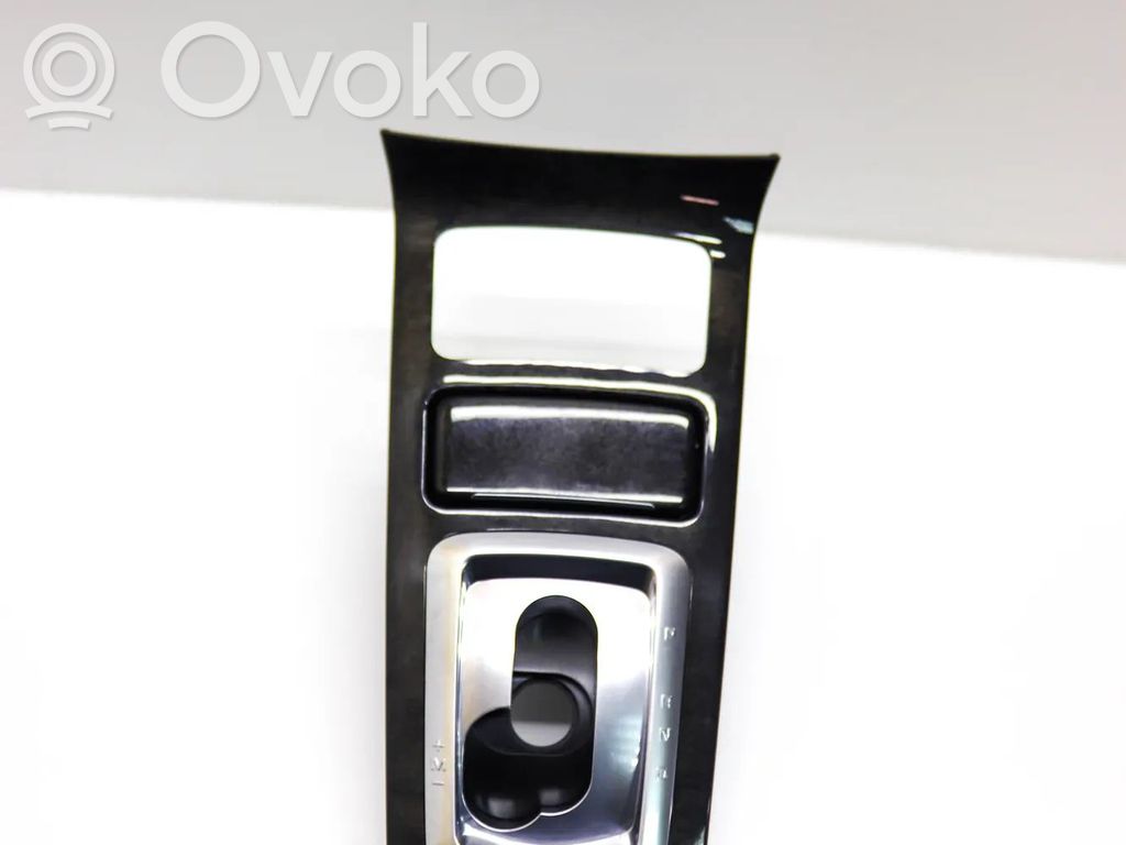 Porsche Cayenne (92A) Rivestimento in plastica cornice della leva del cambio 