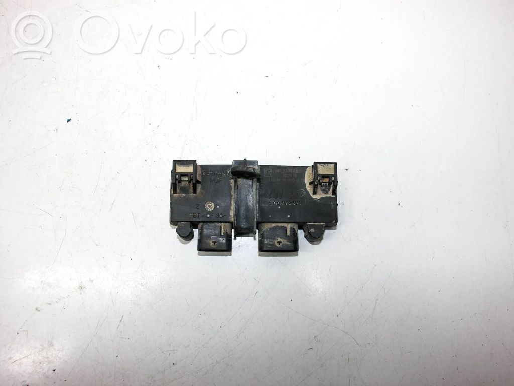 Volkswagen PASSAT CC Tailgate/trunk control unit/module 