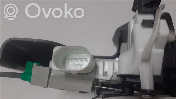 Audi A5 Priekšpusē slēdzene 
