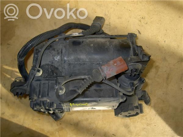 Audi A8 S8 D3 4E Pneimatiskās piekares kompresors 