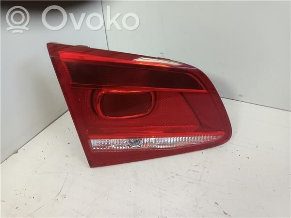 Volkswagen PASSAT B6 Lampy tylnej klapy bagażnika 