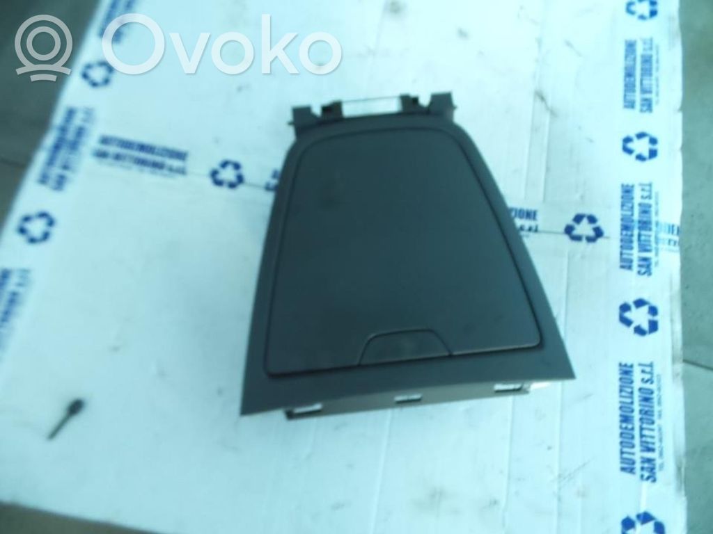 Renault Captur Glove box central console 