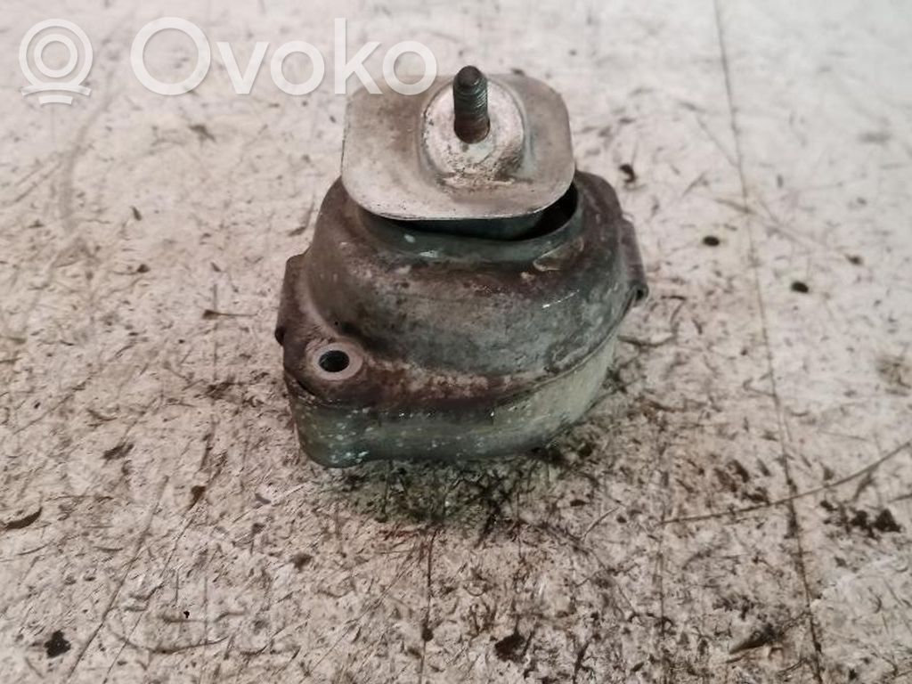 BMW X3 E83 Engine mounting bracket 