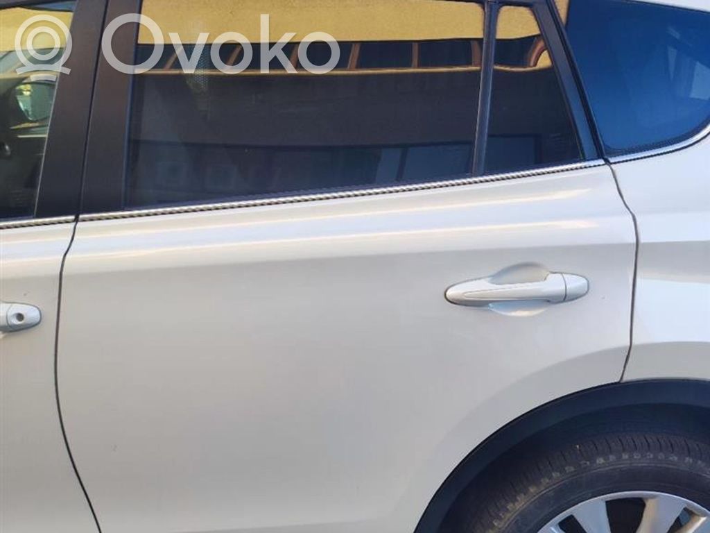 Toyota RAV 4 (XA40) Puerta trasera 