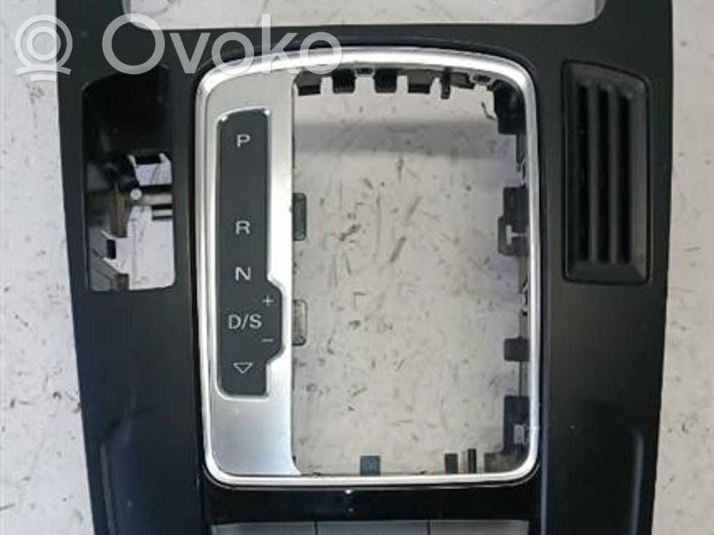 Audi A5 Sportback 8TA Center console 