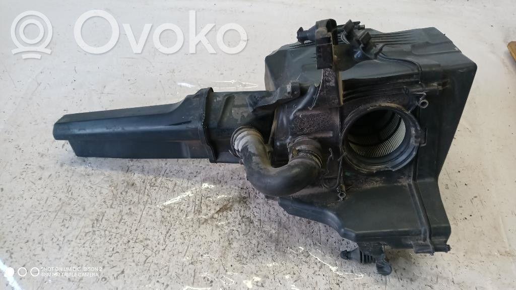 Ford Focus Air filter box 