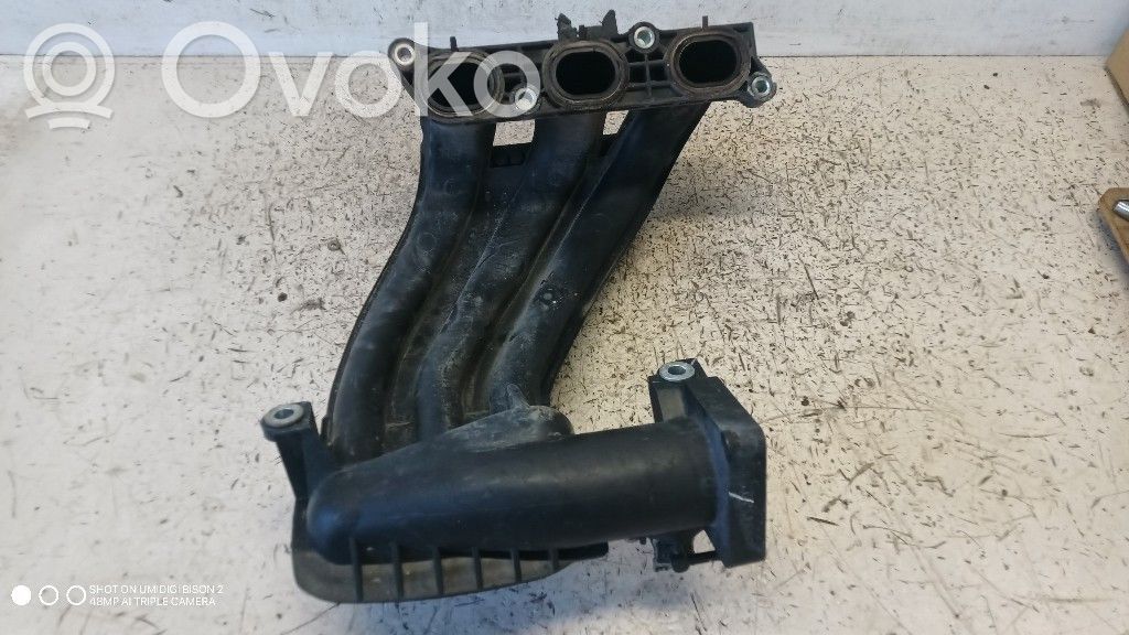 Nissan Micra Colector de admisión 