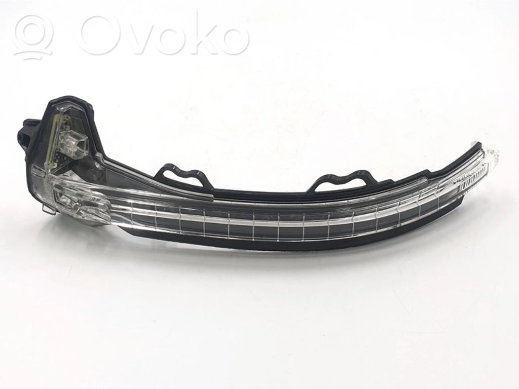 Mirror indicator light   8W0949101