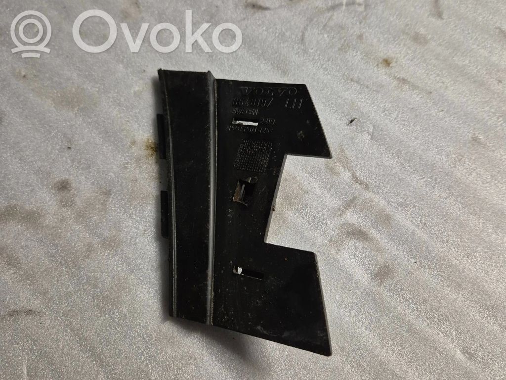Volvo V70 Etupuskurin kannake 