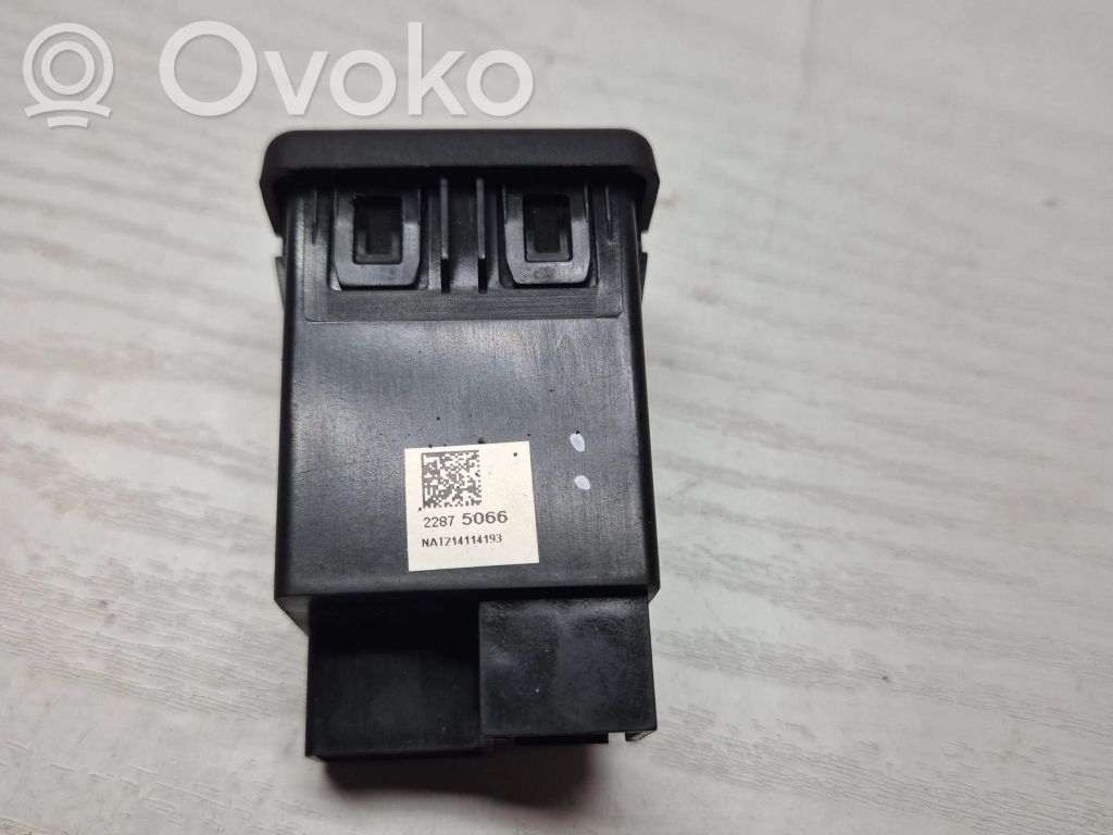 Opel Insignia A USB socket connector 