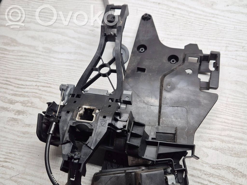Volvo V70 Zamek drzwi tylnych 