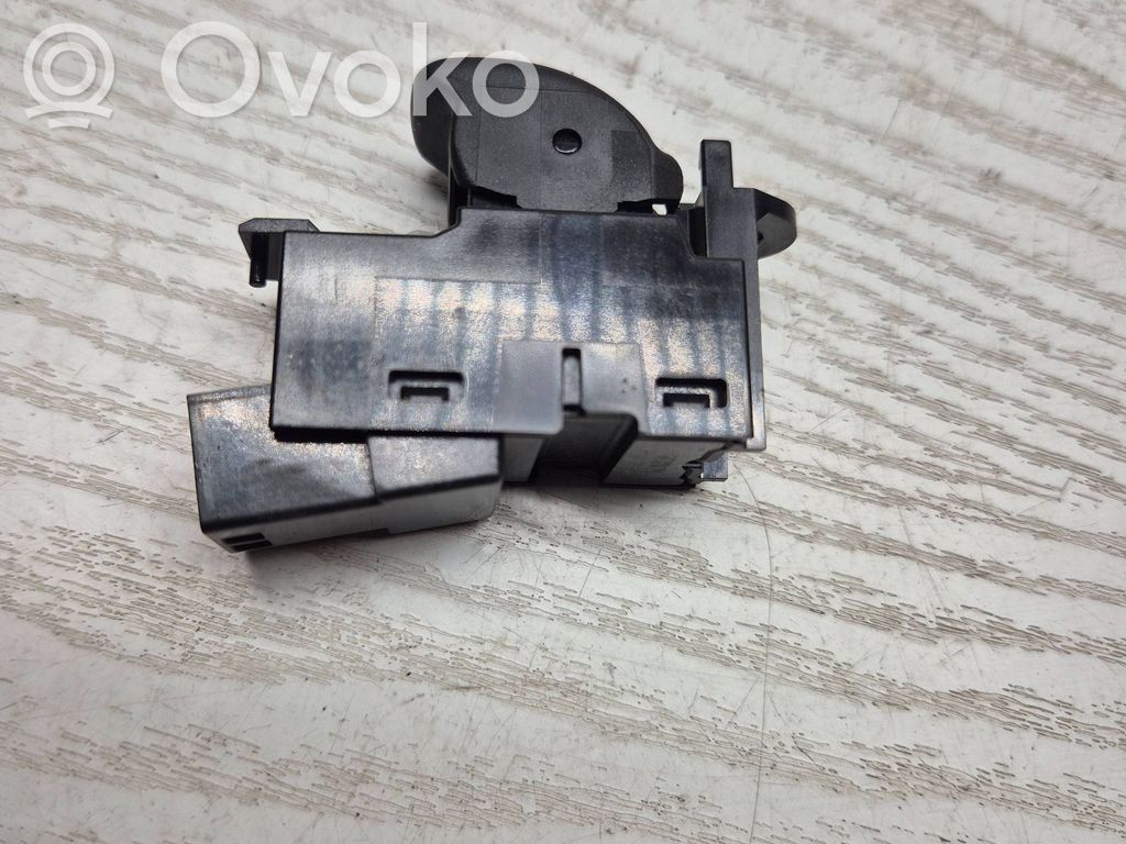 Electric window control switch   31272006,10W022