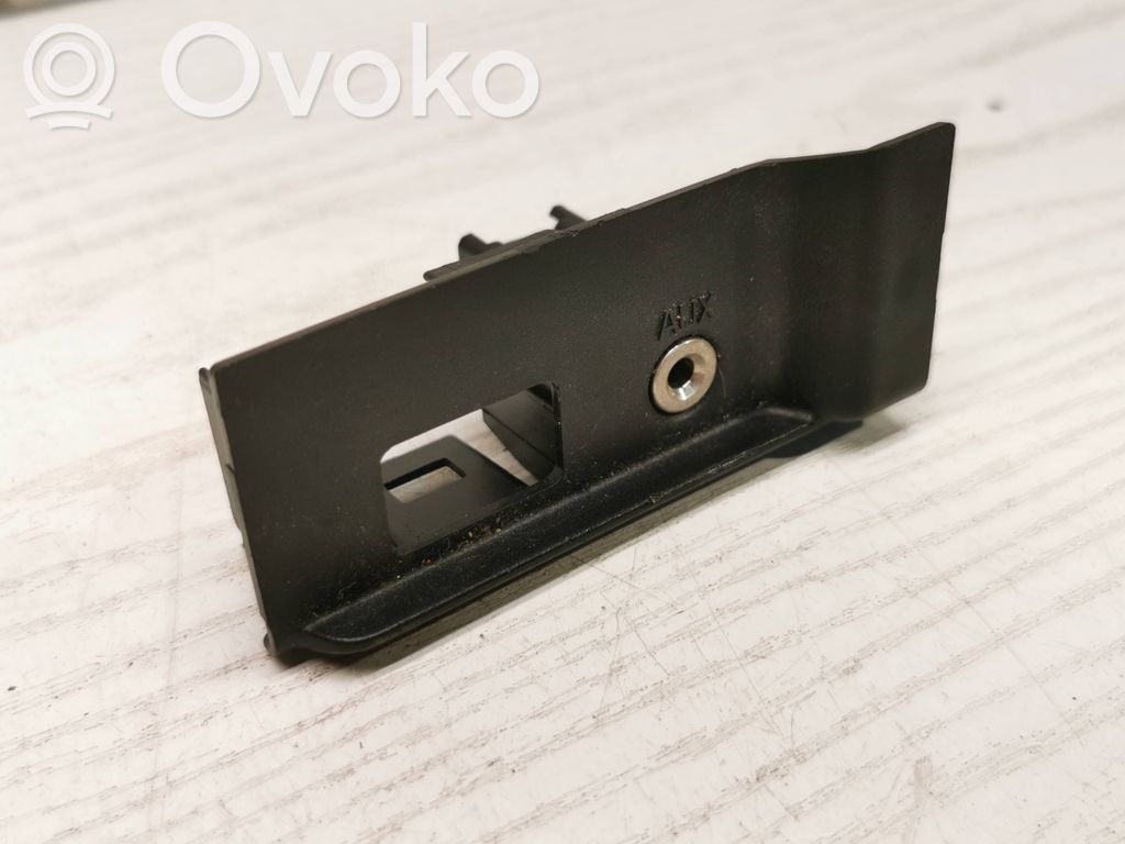 Volvo V60 AUX in-socket connector 