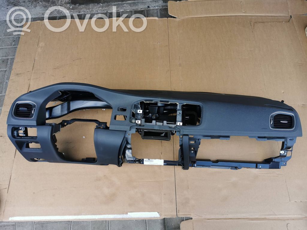 Volvo V60 Panelis 