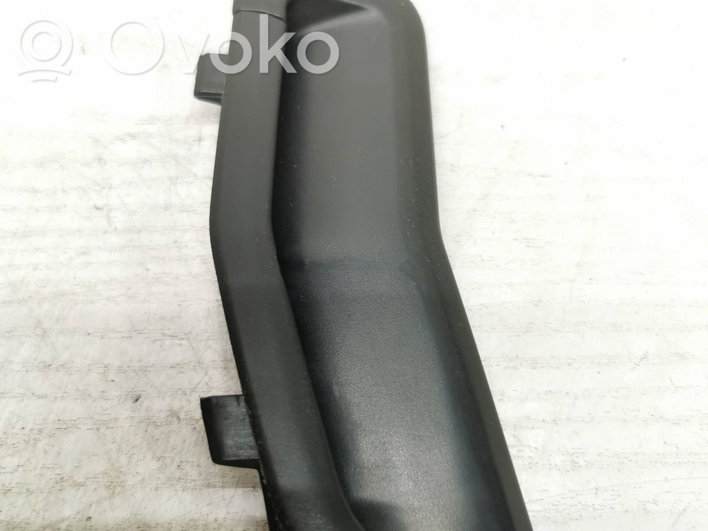 Volvo C30 Moldura del cinturón 