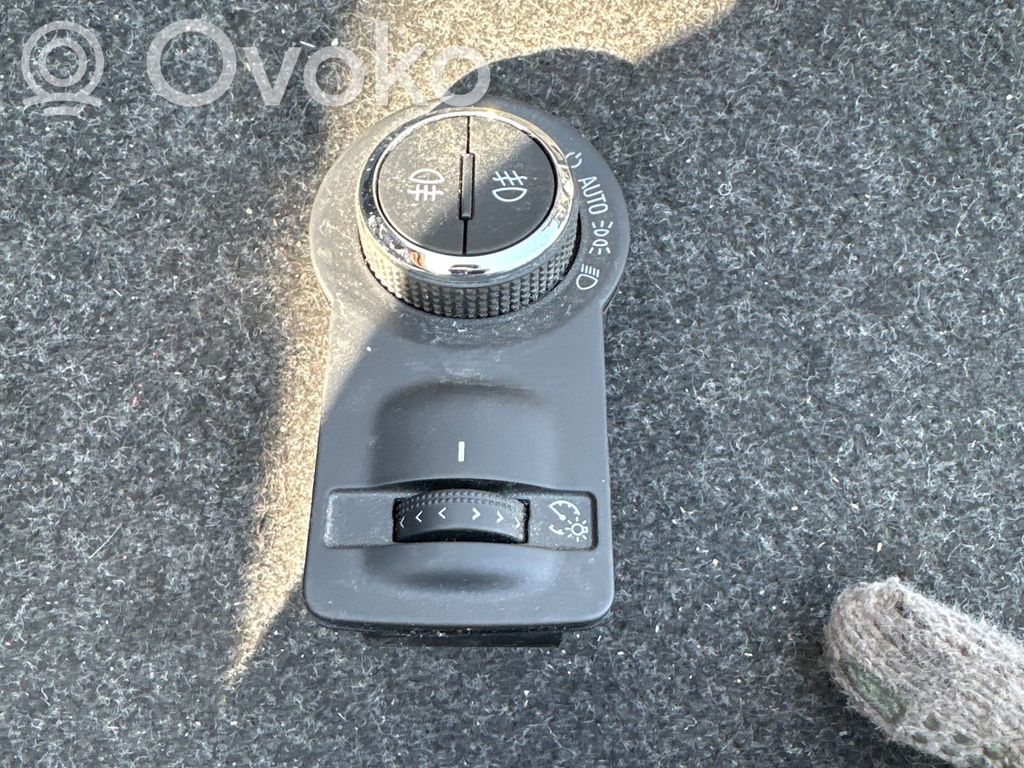 Chevrolet Malibu Light switch 