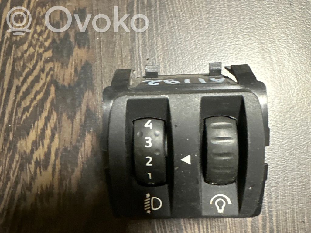 Headlight level height control switch   251900567R,A14547