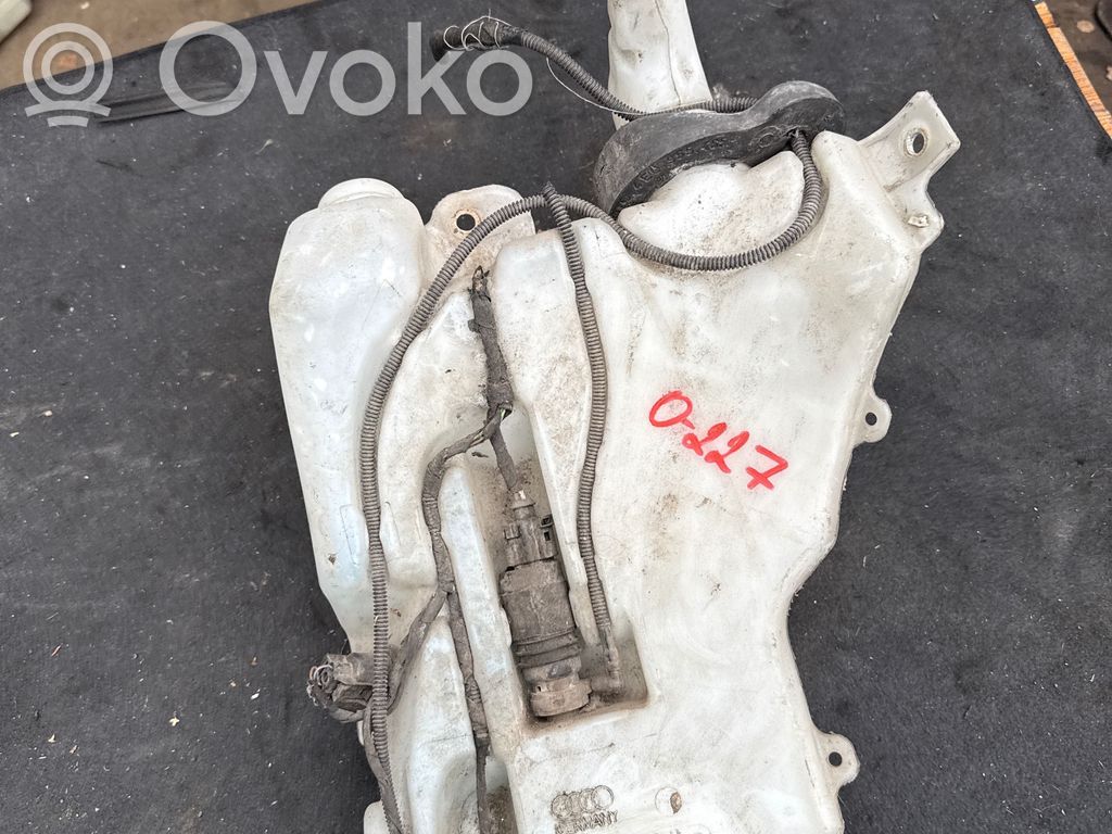 Langų skysčio bakelis   4E0955453H
