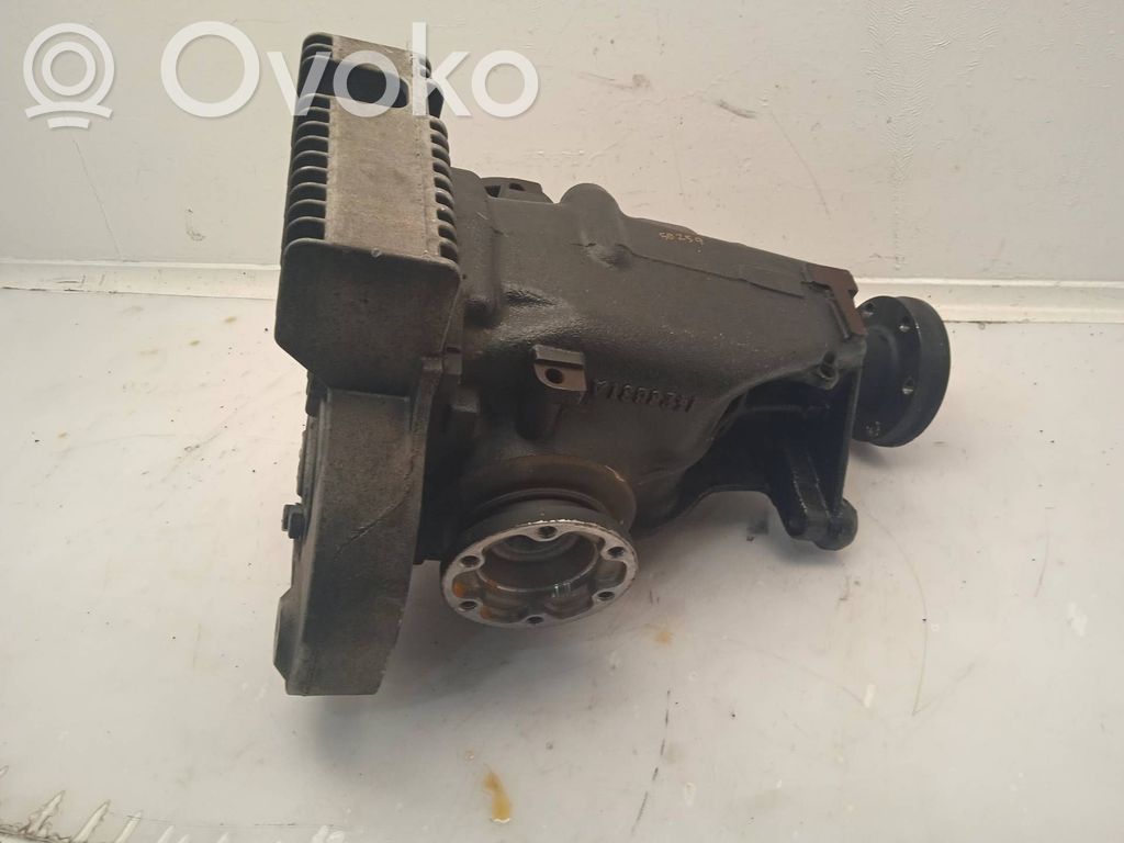 Rear differential   33107516882