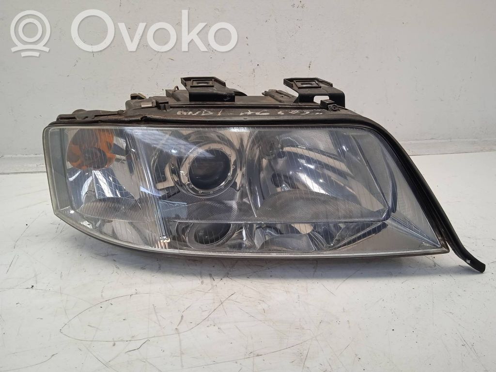 Audi A6 S6 C5 4B Lampa przednia 