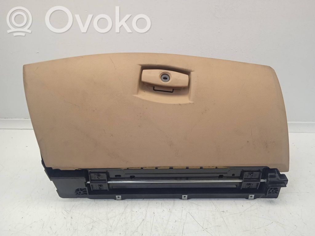 BMW 5 E60 E61 Daiktadėžė 