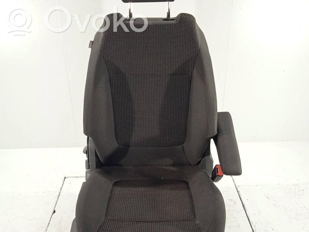 Peugeot 5008 Front passenger seat 