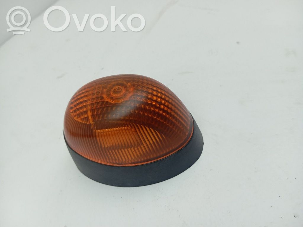Third/center stoplight   64999444