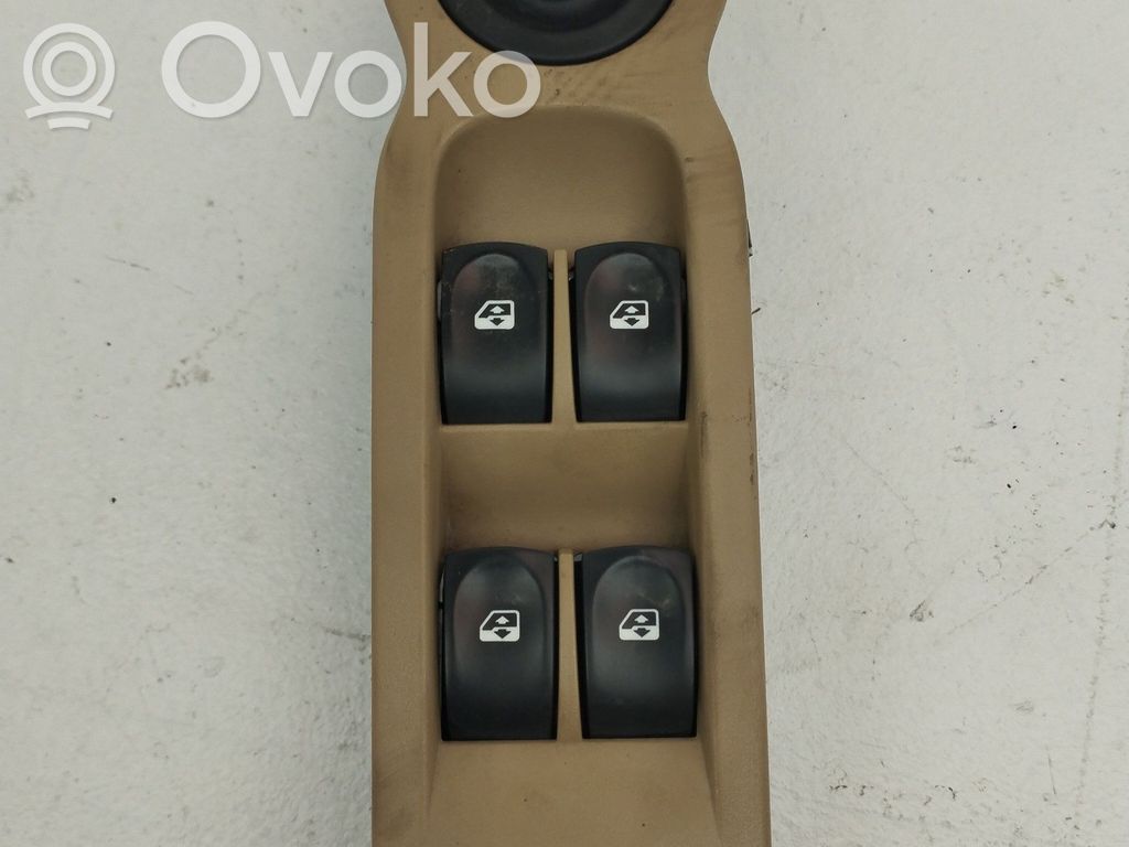 Renault Modus Electric window control switch 