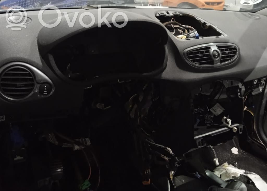 Renault Clio III Kojelauta 
