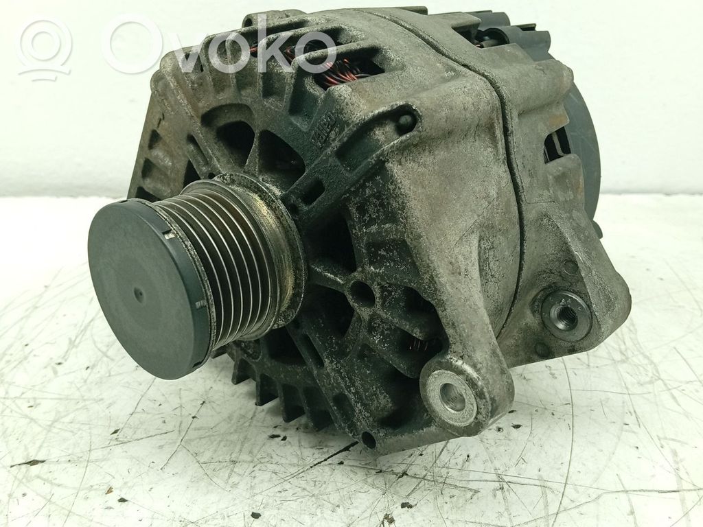 Alternador   04801827AA