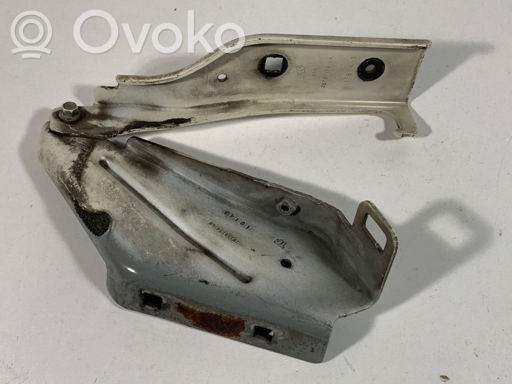 Cadillac SRX Engine bonnet/hood hinges 