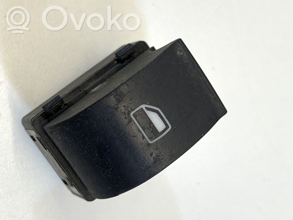 Audi A3 S3 A3 Sportback 8P Electric window control switch 