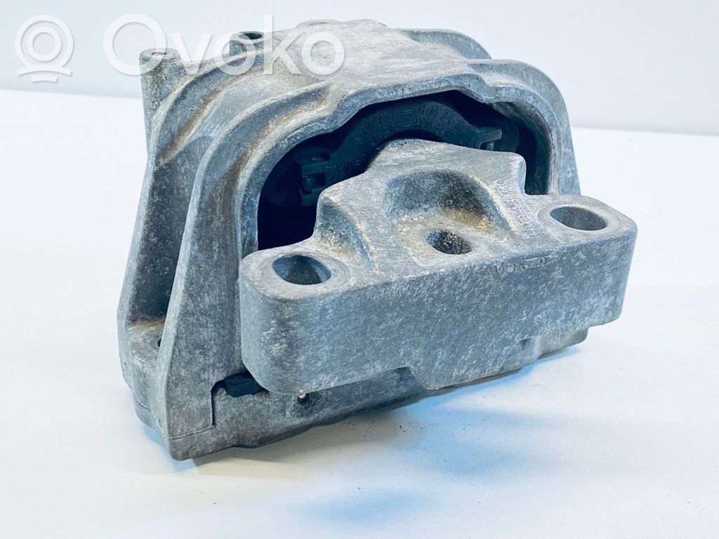 Volkswagen Golf V Engine mount bracket 
