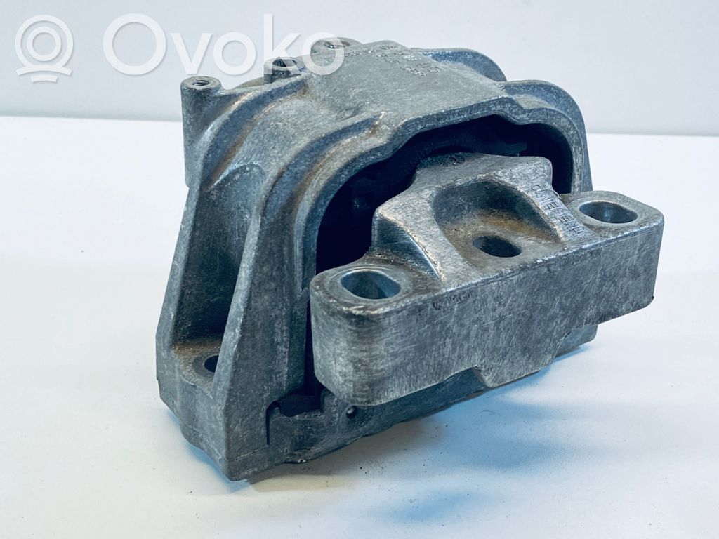 Volkswagen Golf V Engine mount bracket 