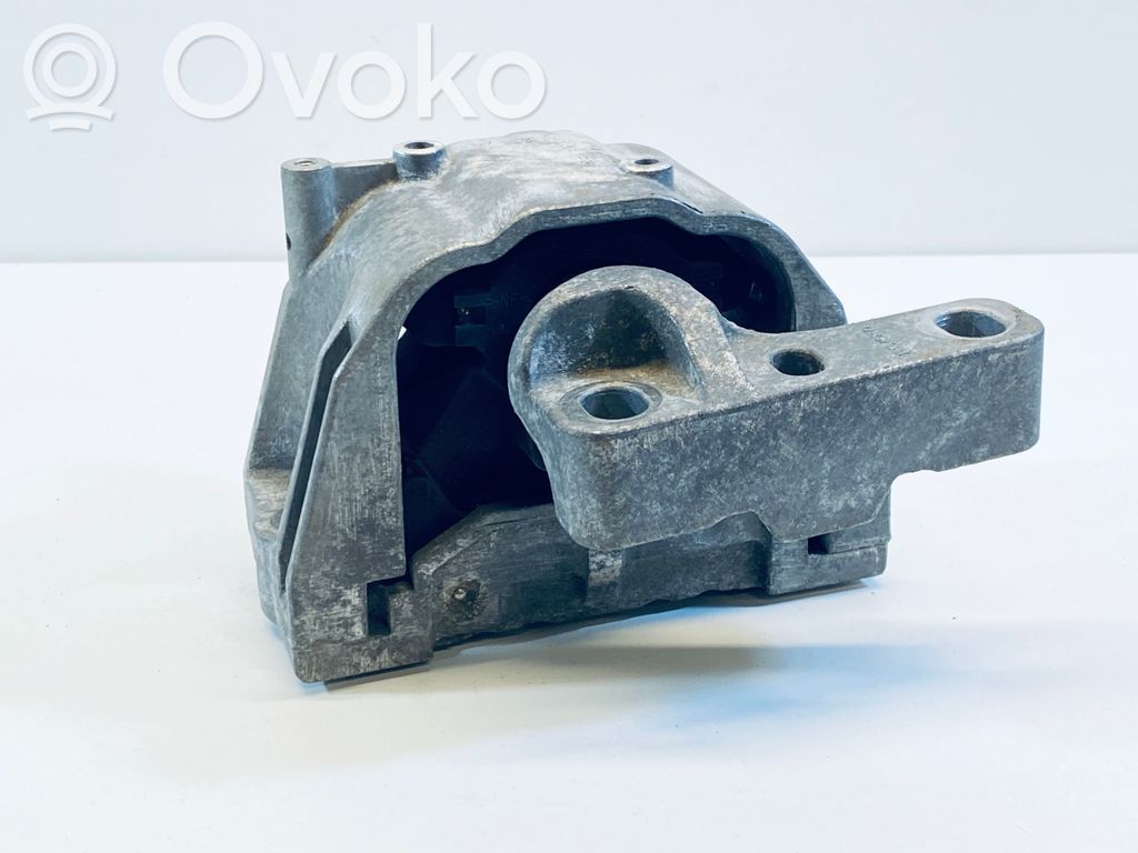 Volkswagen Golf V Engine mount bracket 