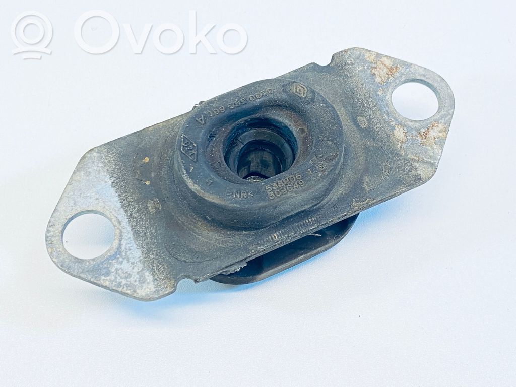 Nissan Note (E11) Engine mount bracket 