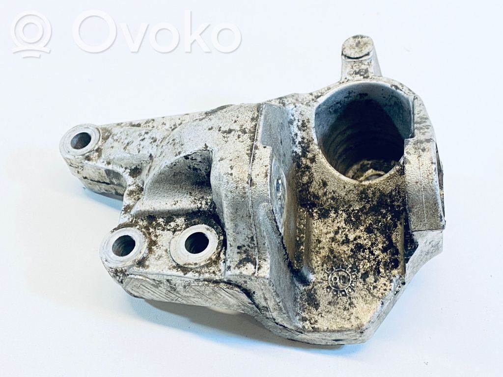Citroen C5 Engine mounting bracket 