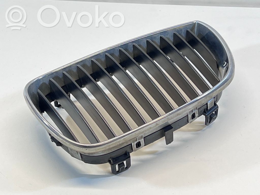 BMW 1 E81 E87 Front bumper upper radiator grill 